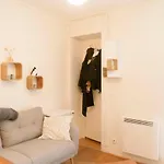 Charming Design Apt Near The Louvre